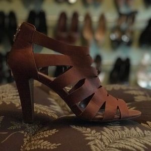 🇺🇸Jessica Simpson Adelli camel cage sandal heels